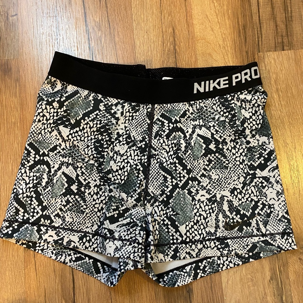 Snakeskin Nike Pros